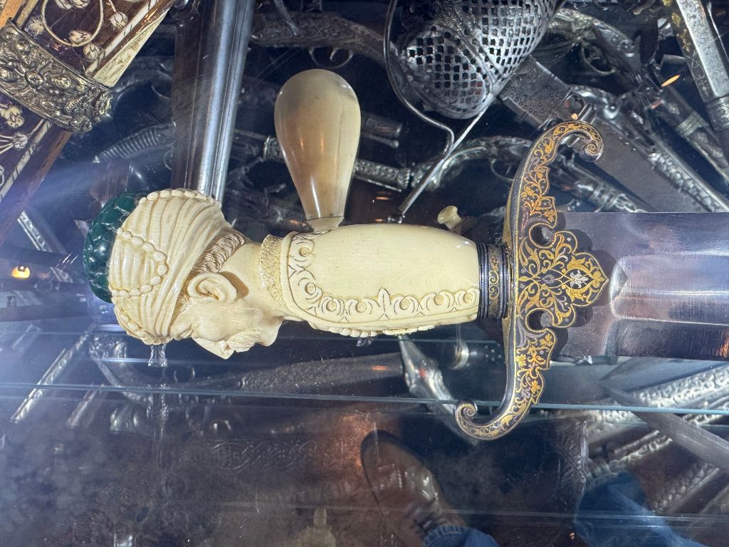 Dagger profile